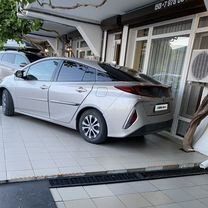 Toyota Prius PHV 1.8 CVT, 2020, 82 000 км, с пробегом, цена 2 450 000 руб.