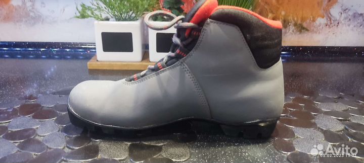 Лыжные ботинки