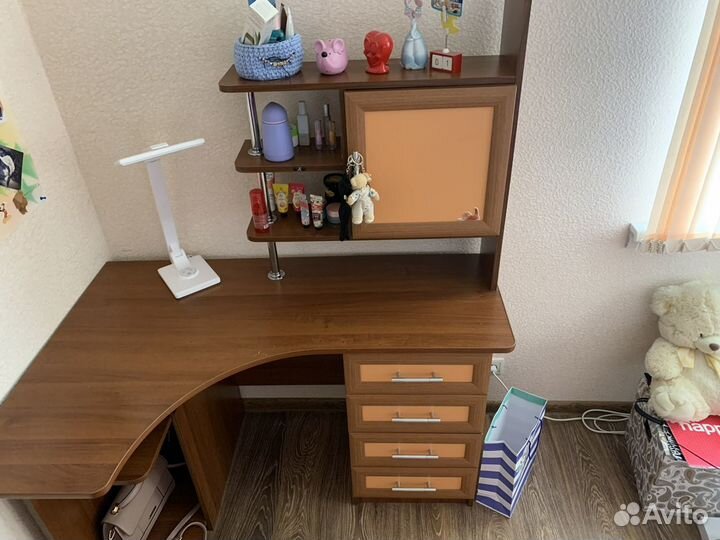 Письменный стол