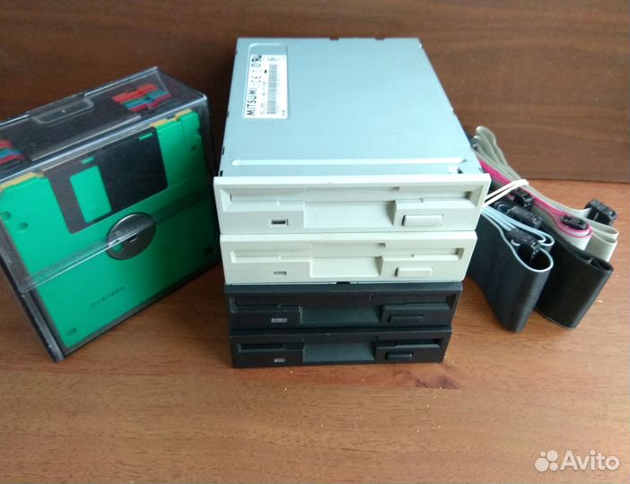Комплект флоппи дисковод + шлейф + дискеты