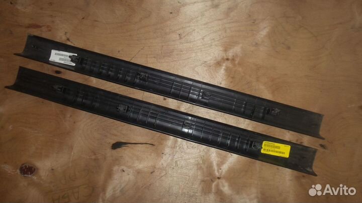 Накладки на порог Dodge Challenger