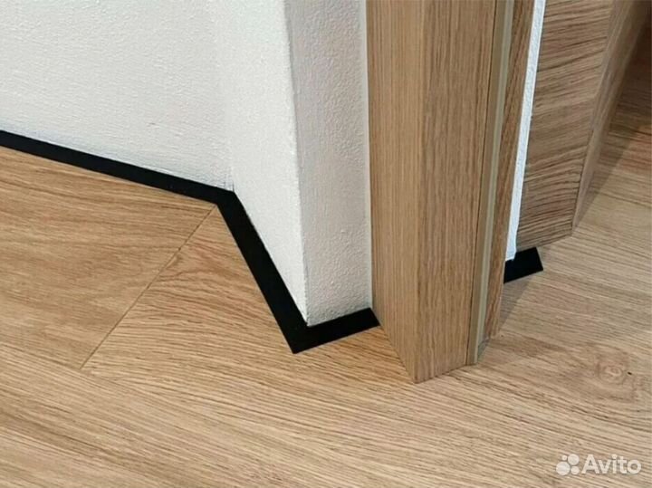 Микроплинтус щелевой