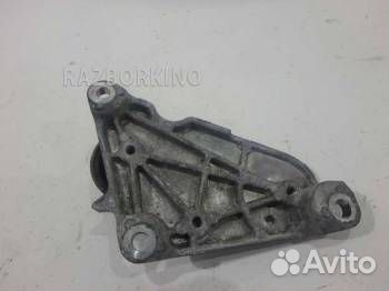 Кронштейн ролика натяжителя