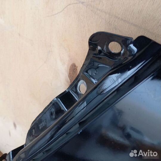 Крыло переднее левое Лада Гранта