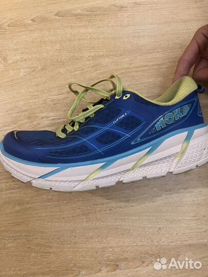 Беговые кроссовки hoka