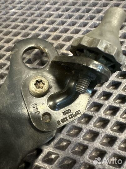 Кронштейн двигателя Volkswagen Golf R MK5 cdlc