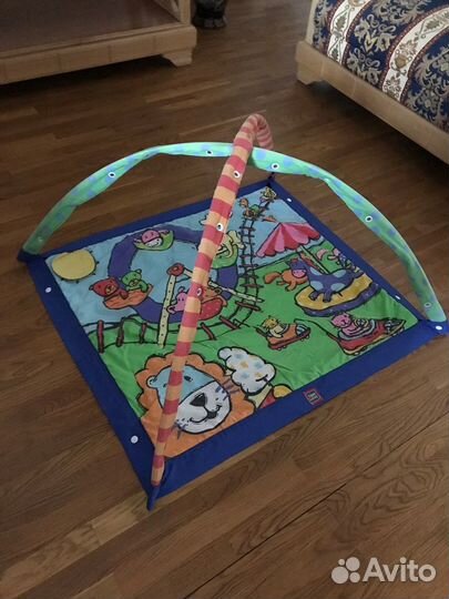 Развивающий коврик для младенца