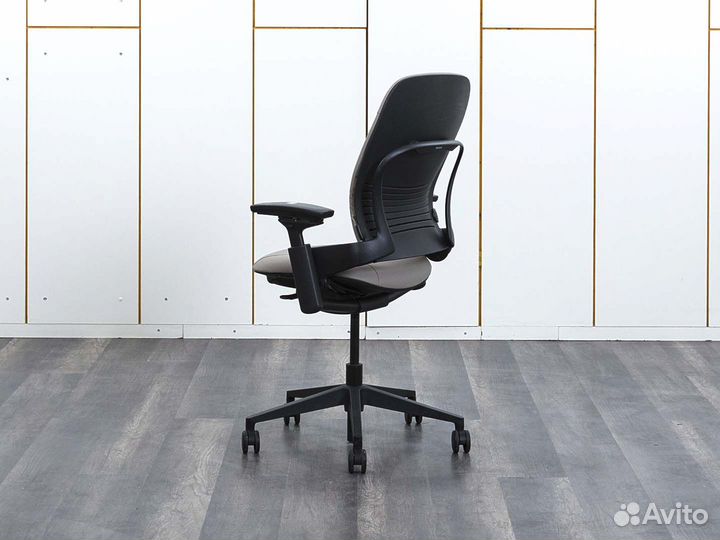 Офисное кресло для руководителя SteelCase Leap B С
