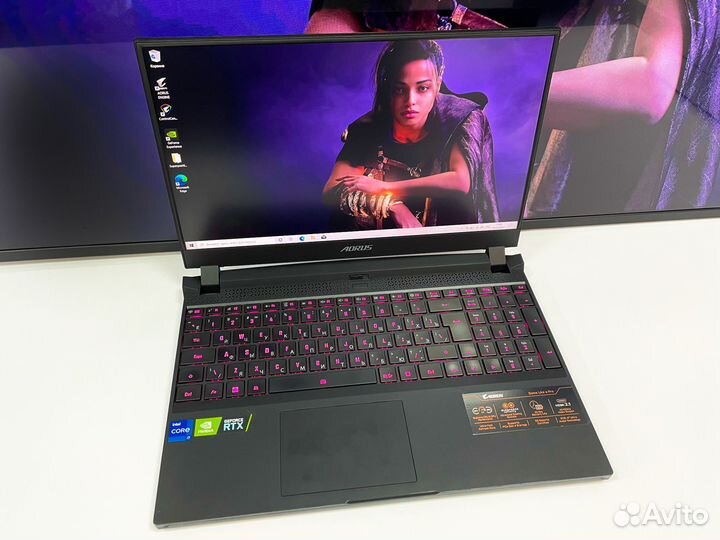 Ноутбук Gigabyte для игр GeForce RTX 3070/i7+SSD