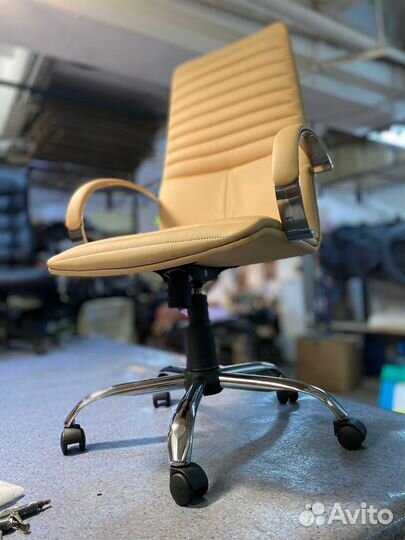 Офисное компьютерное кресло