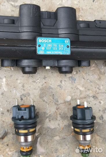 Топливная рампа с форсунками VW Passat