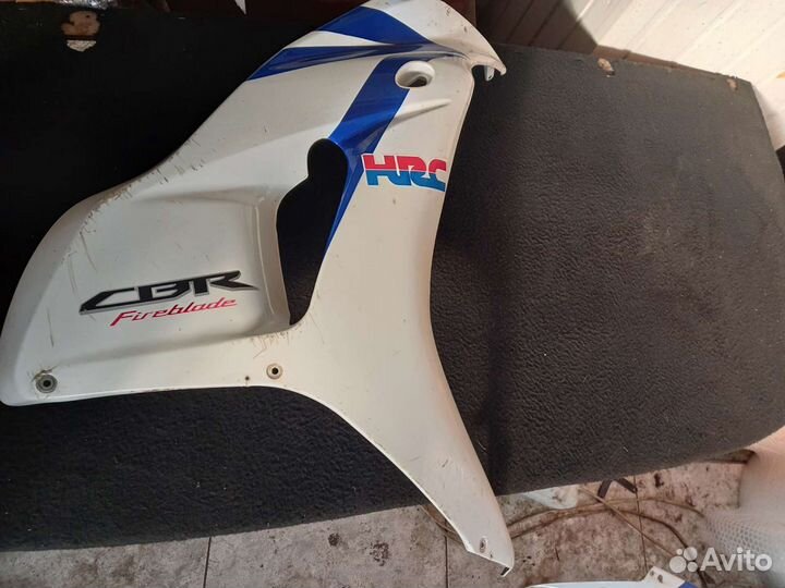 Пластик боковой правый Honda CBR 1000RR 06-07