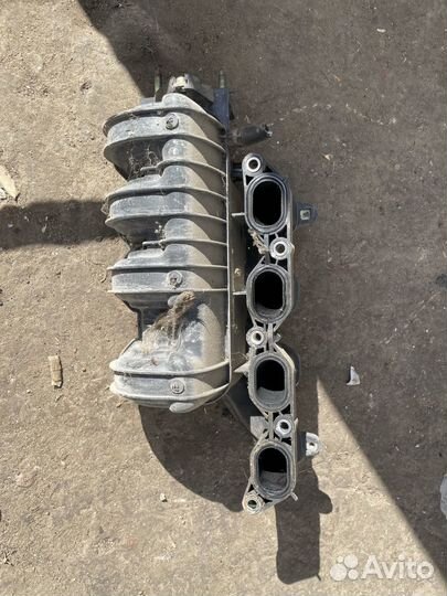 Впускной коллектор Toyota Yaris