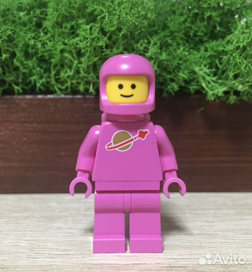 Lego minifigures Pink Astronaut
