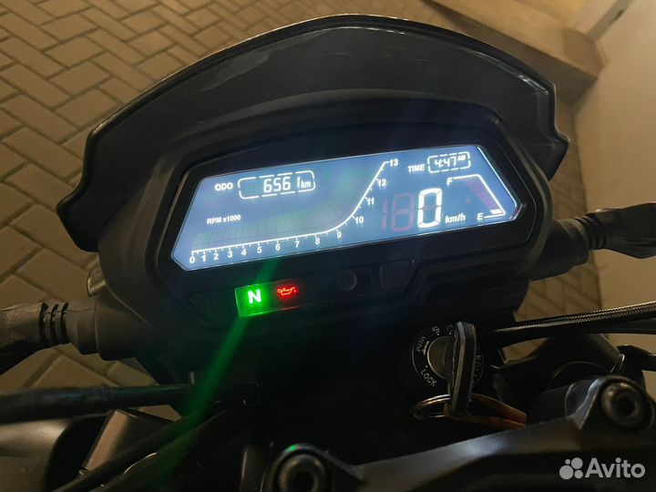 Bajaj dominar 400