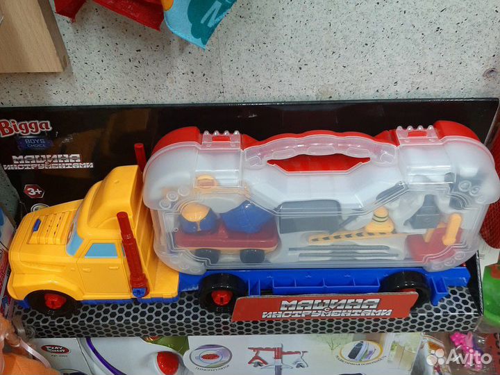 Машина с инструментами музыкальная