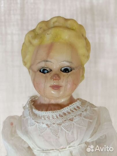 Антикварная восковая кукла