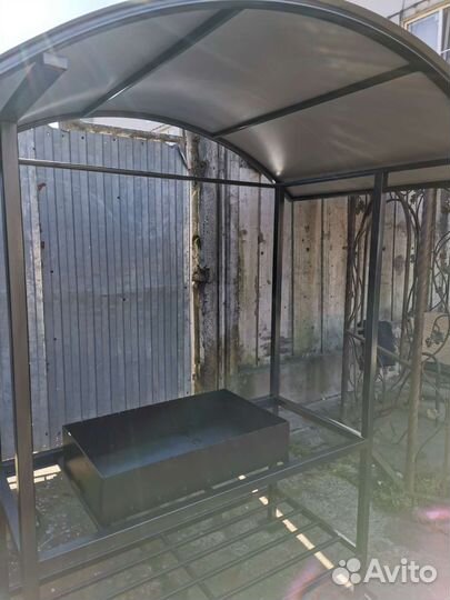 Мангал с крышей