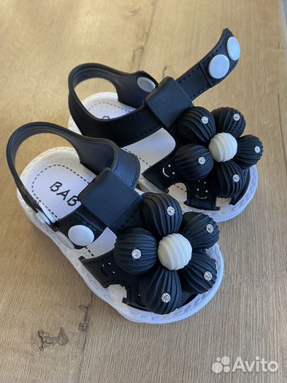 Сандалии для девочки