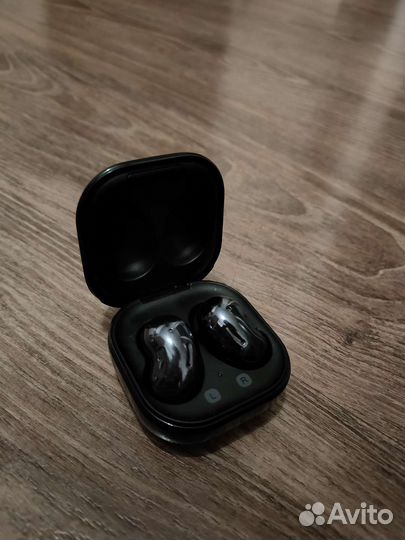 Samsung galaxy buds live