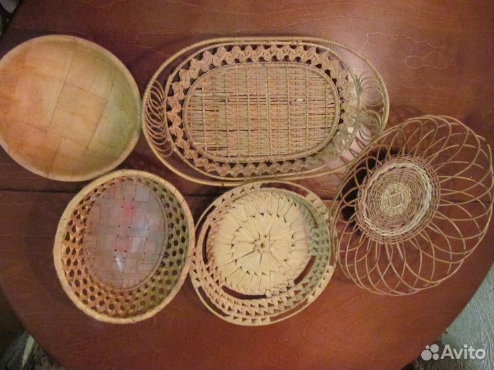 Изделия сувенирные деревянные и из соломки