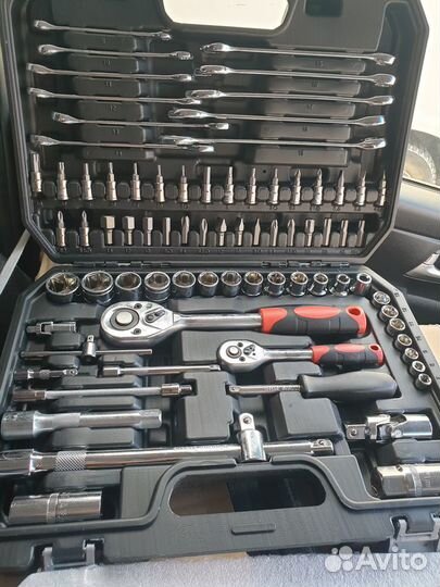 Набор инструментов 94 82 78 предметов новый