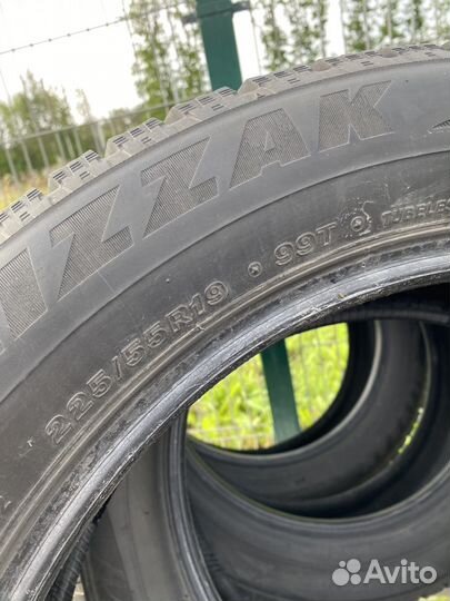Bridgestone Blizzak Spike-02 SUV 225/55 R19 99T
