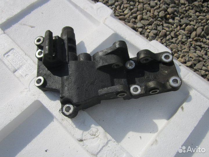 Кронштейн Mitsubishi Outlander CW5W 4B12