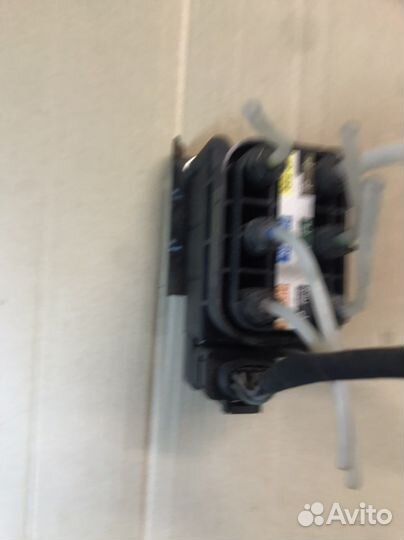 Блок клапанов пневмо Mercedes W212