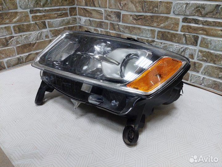 Фара левая Jeep Grand Cherokee