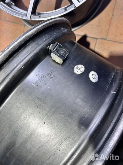 Pirelli Carrier 245/45 R19 и 275/40 R19