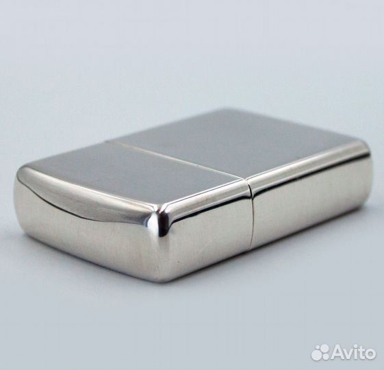 Серебряная зажигалка zippo