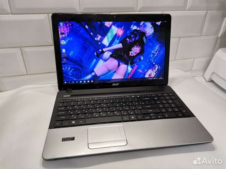 Core i3 2350m. 4 ядра. Две видеокарты. GeForce+HD