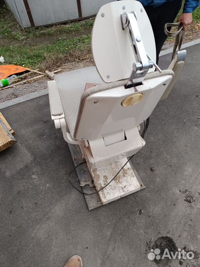 Стоматологическое кресло