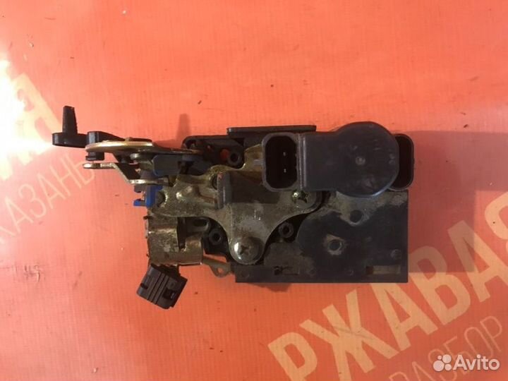 Замок двери задний левый Chery Tiggo T11 FL