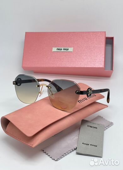 Солнцезащитные очки Miu miu