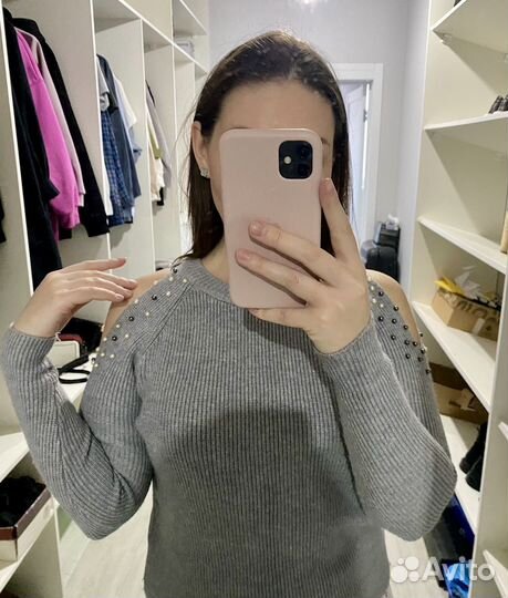 Джемпер женский, с разрезами на плечах