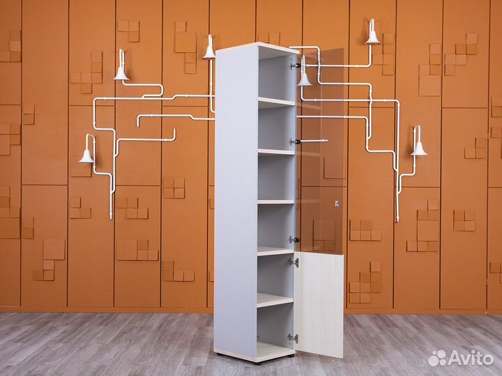 Книжный шкаф