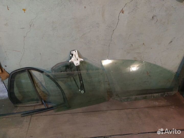 Volkswagen Golf 5 стекло,подушка безопастности