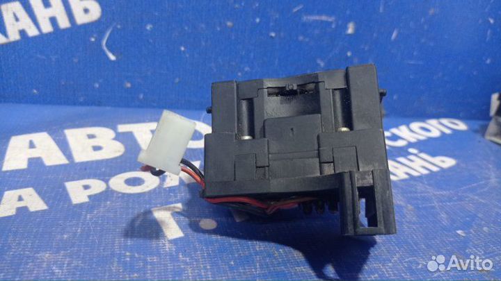 Переключатель поворотов Renault Symbol седан К4М