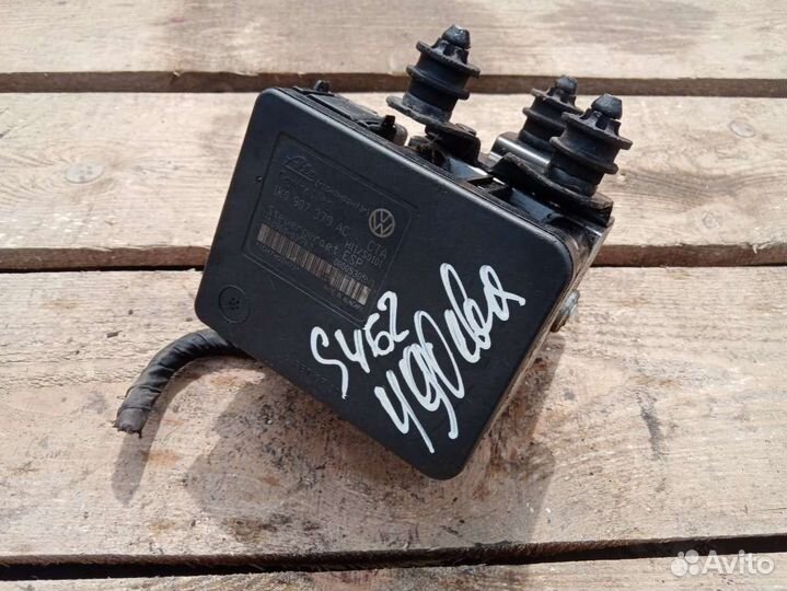 Блок абс (ABS) Volkswagen Golf 5 1K0907379AC,1K061