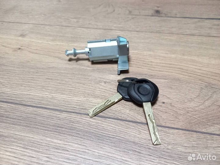 Личинка замка двери BMW E53 X5 00-06