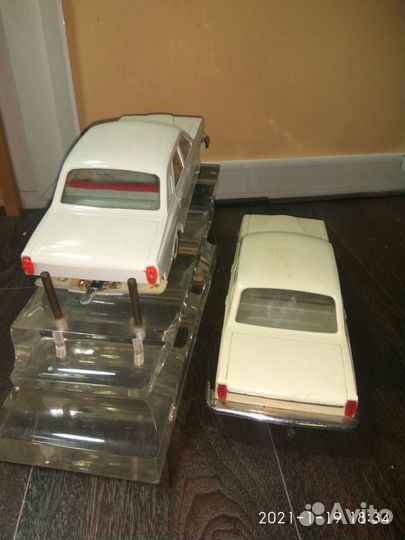 Модель газ24 Пластик СССР цена за две