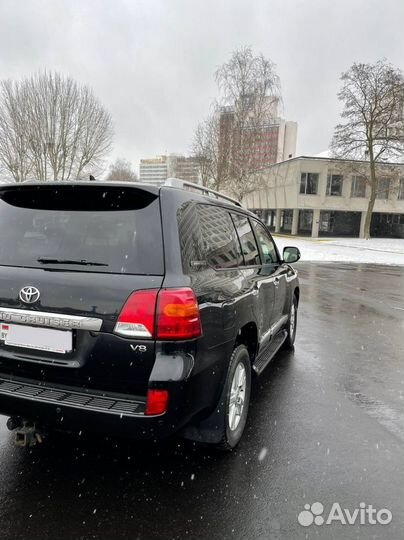 Автомобиль на запчасти Toyota Land Cruiser 200