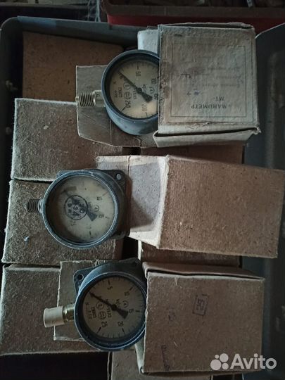 Манометры с хранения