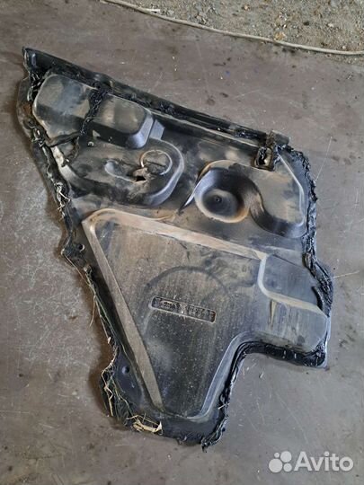 Шумка двери задний Range Rover Vogue