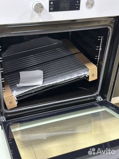 Электрический духовой шкаф Beko BIE21300W белый