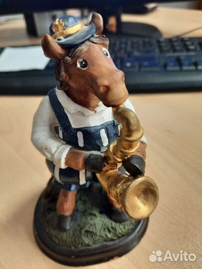 Фигурки лошадей