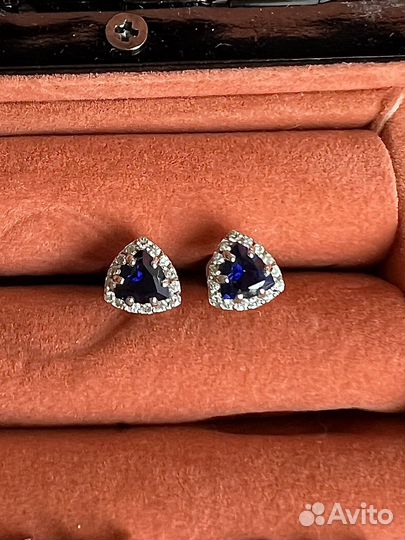 Золотые серьги с сапфирами