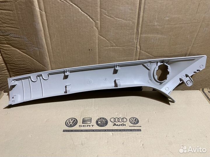 Обшивка передней стойки правая LADA X-Ray Новая